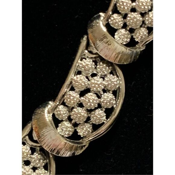 Vintage CORO Silver Hing Collar Necklace Signed 17” - Picture 5 of 16